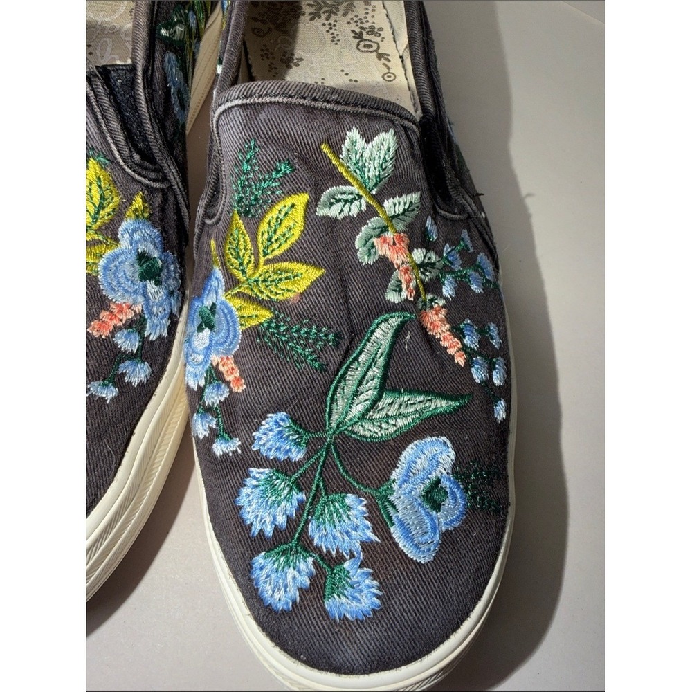 Floral Embroidered Slip-On Sneakers - Black - Picture 3 of 7
